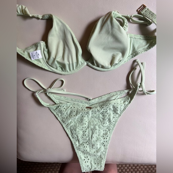Hollister bikini - Picture 2 of 4